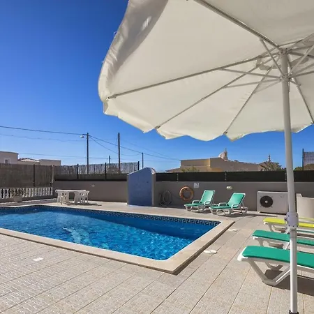 Βίλα Malta Rose 5 Minutes Walk From The Center Of Carvoeiro And The Beach With Private Heated Pool